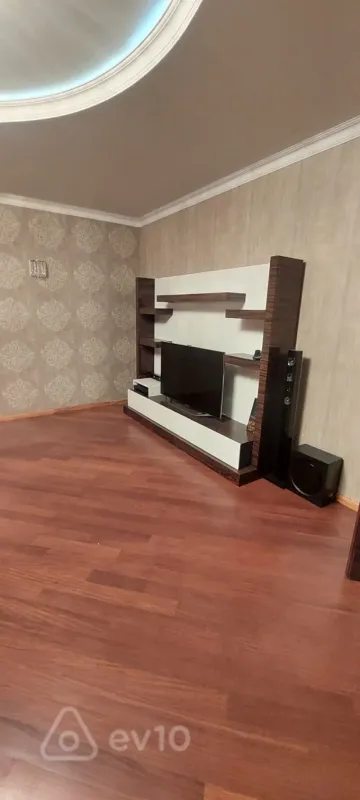 Kirayə verilir 4 otaqlı yeni tikili 210 m²