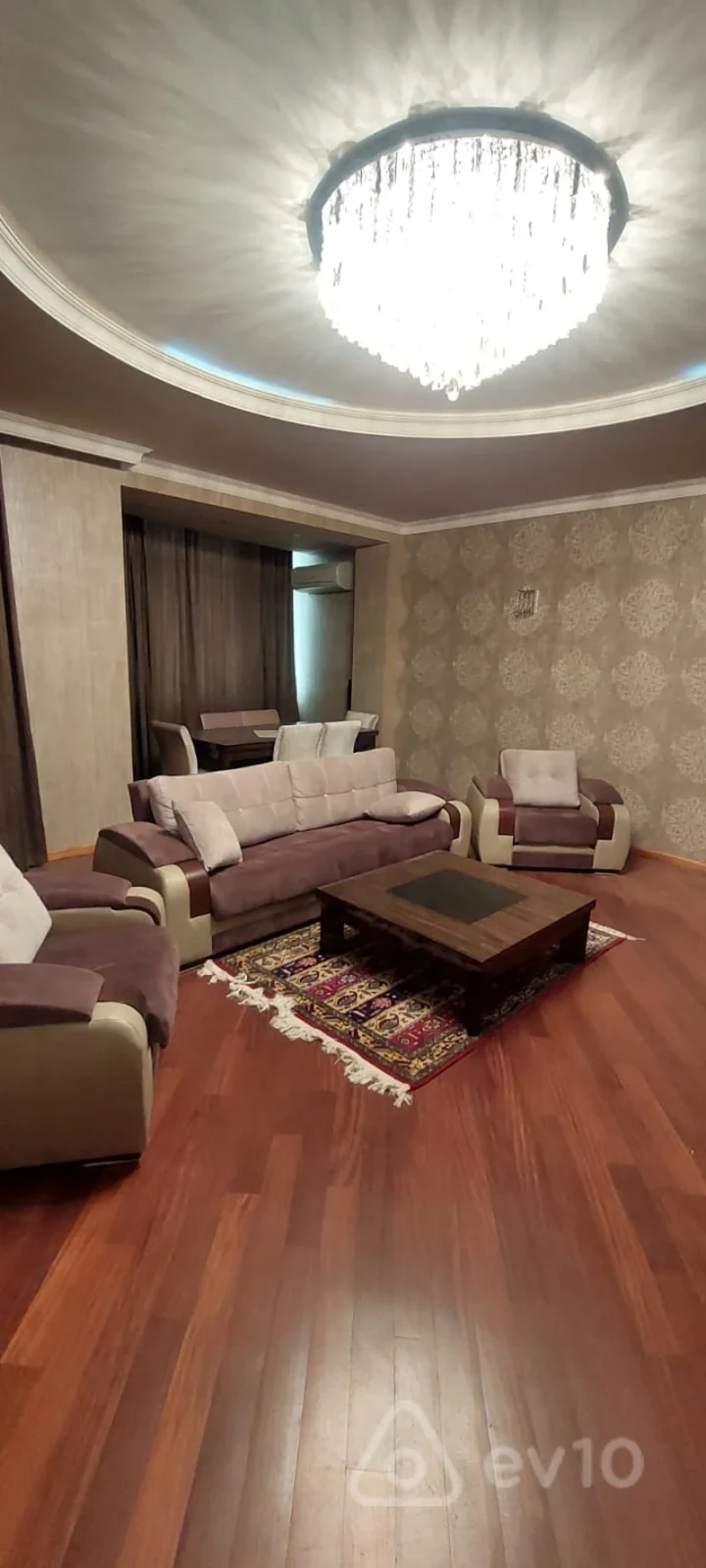 Kirayə verilir 4 otaqlı yeni tikili 210 m²