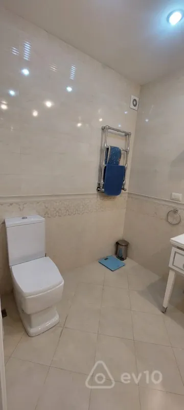 Kirayə verilir 4 otaqlı yeni tikili 210 m²
