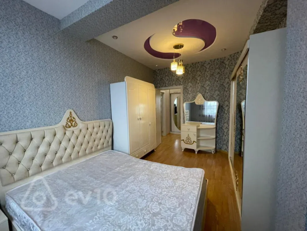 Kirayə verilir 2 otaqlı yeni tikili 70 m²