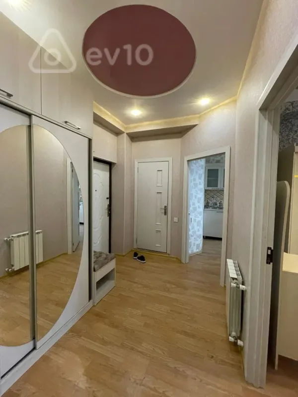 Kirayə verilir 2 otaqlı yeni tikili 70 m²