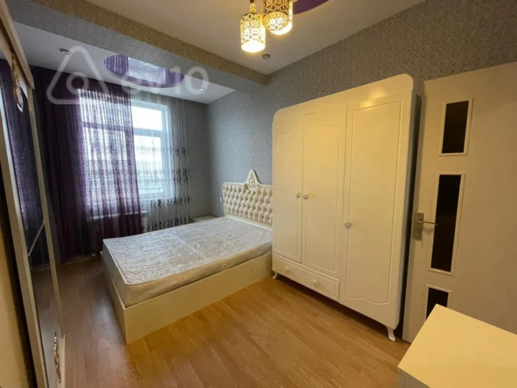 Kirayə verilir 2 otaqlı yeni tikili 70 m²