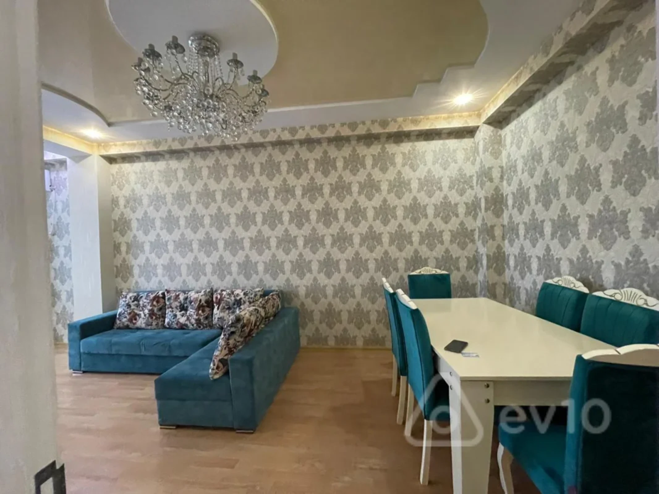 Kirayə verilir 2 otaqlı yeni tikili 70 m²