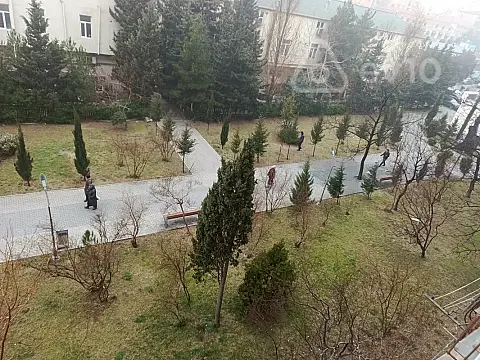 Kirayə verilir 3 otaqlı köhnə tikili 64000 m²