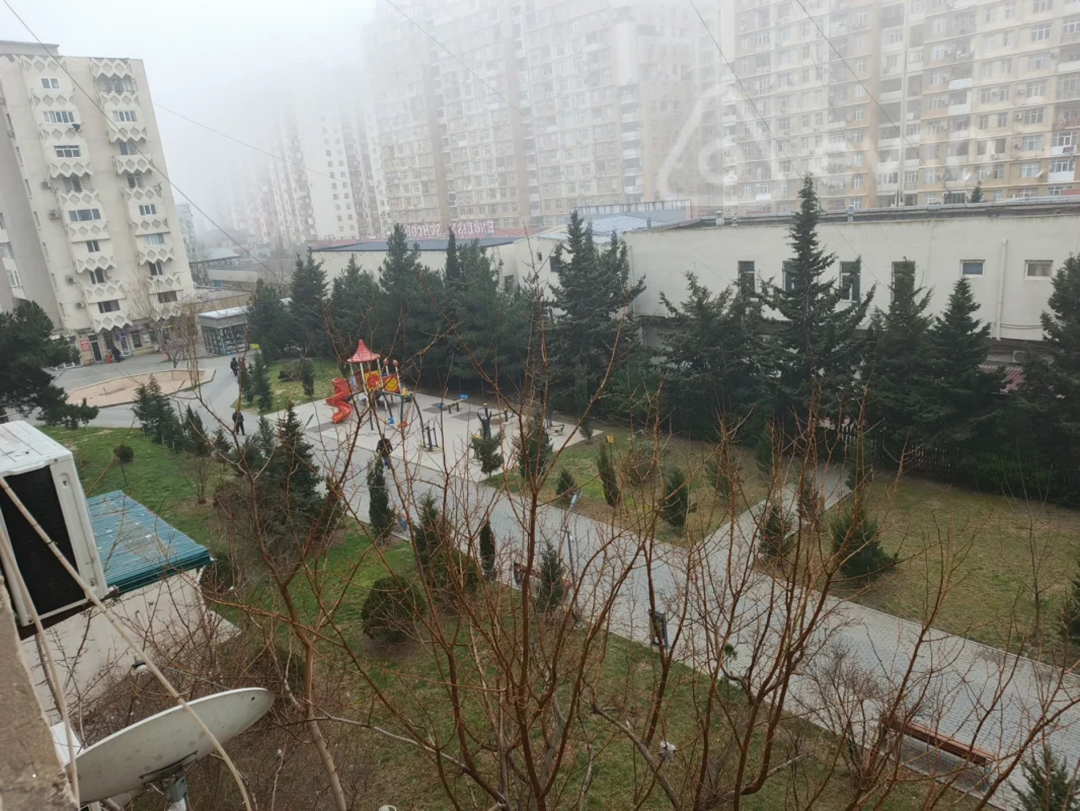 Kirayə verilir 3 otaqlı köhnə tikili 64000 m²