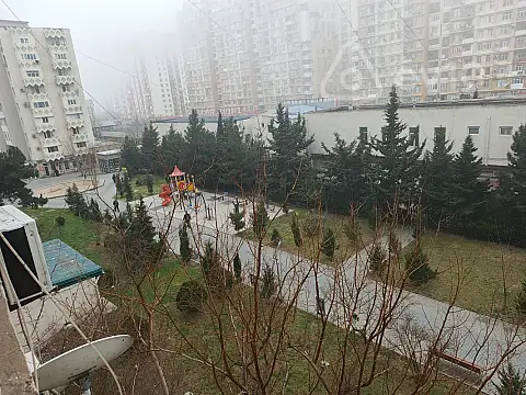 Kirayə verilir 3 otaqlı köhnə tikili 64000 m²