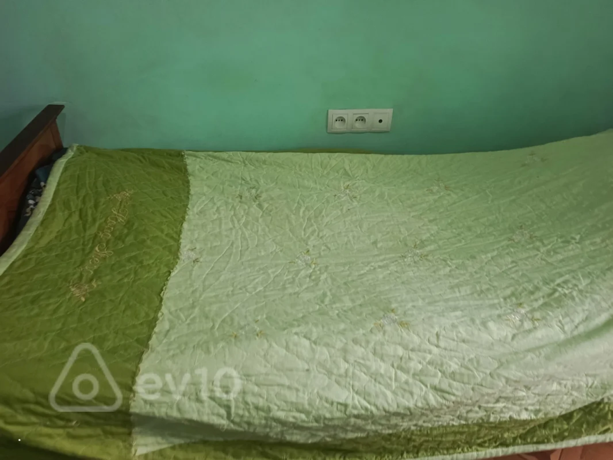 Kirayə verilir 3 otaqlı köhnə tikili 64000 m²