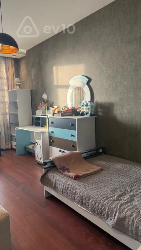 Satılır 4 otaqlı yeni tikili 170 m²