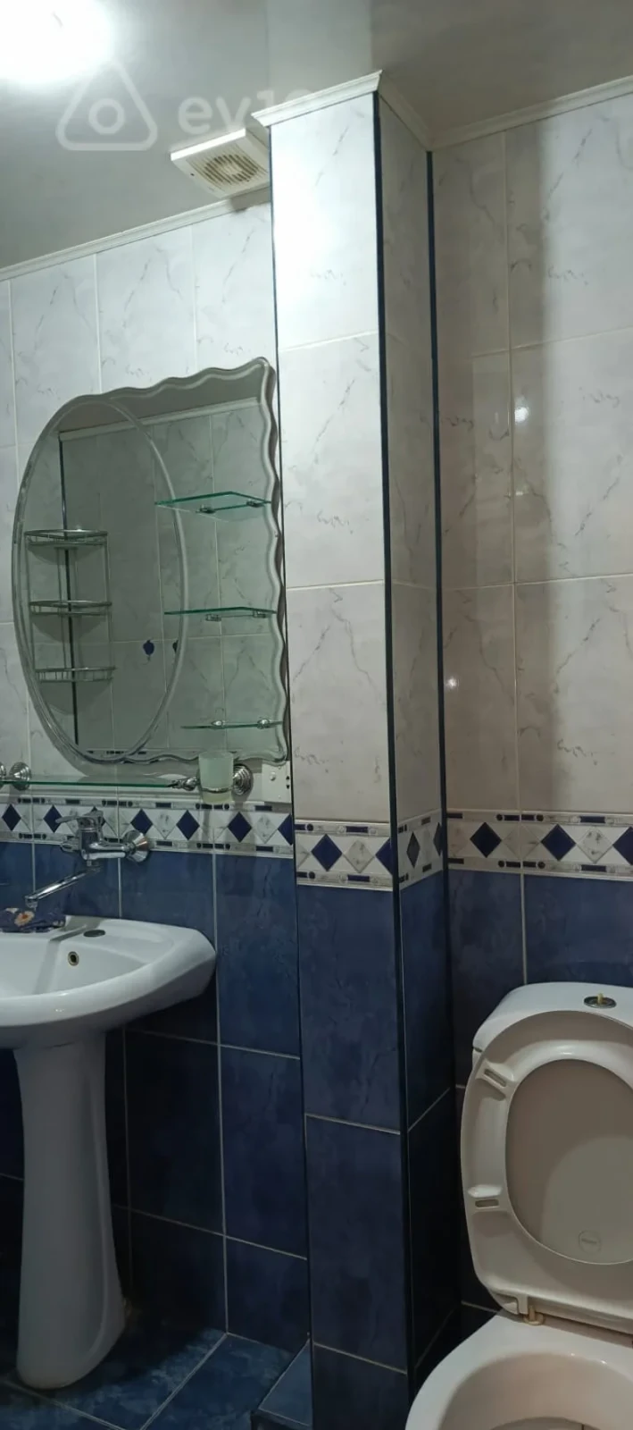 Kirayə verilir 3 otaqlı köhnə tikili 90 m²