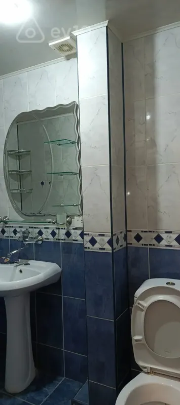 Kirayə verilir 3 otaqlı köhnə tikili 90 m²