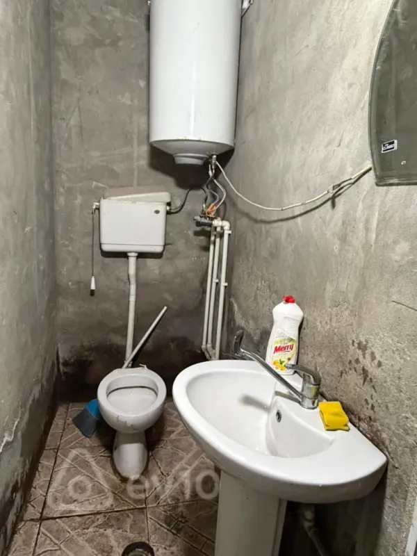 Kirayə verilir mənzil 1400 m²