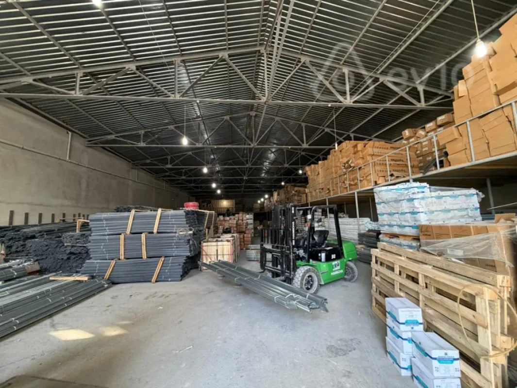 Kirayə verilir mənzil 1400 m²