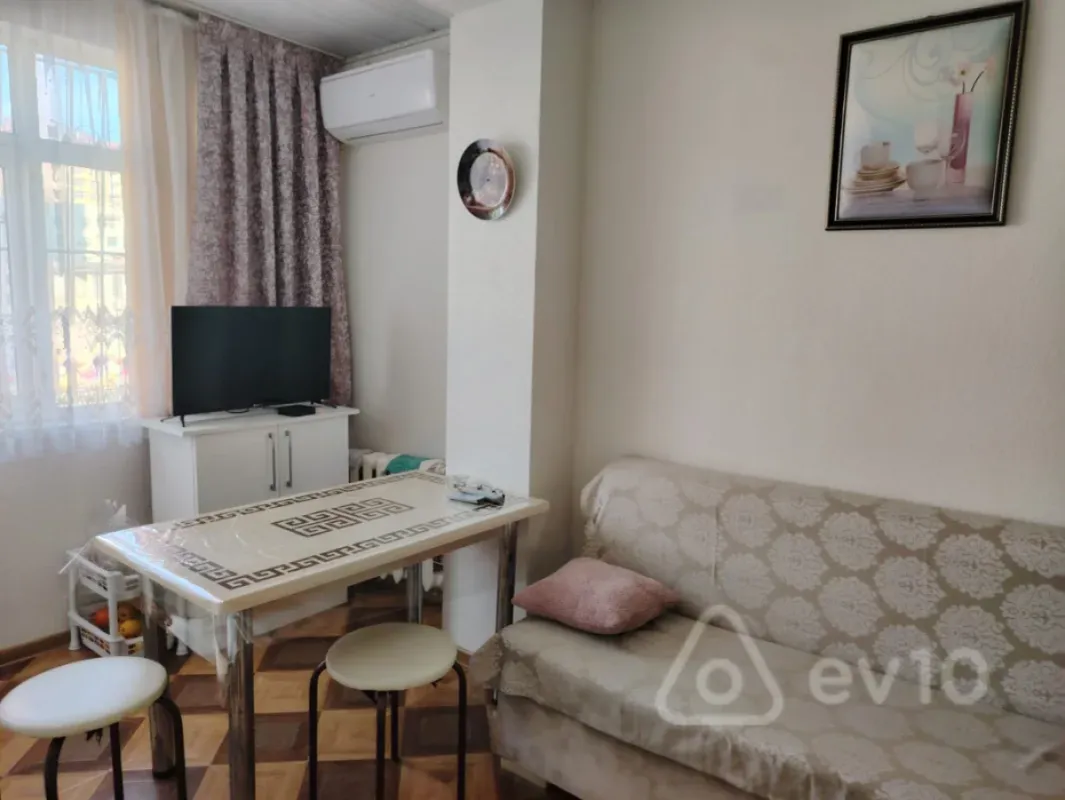 Satılır 4 otaqlı köhnə tikili 80 m²