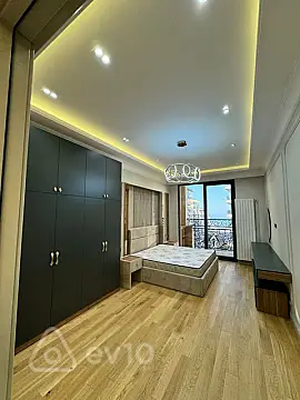 Kirayə verilir 4 otaqlı yeni tikili 200 m²