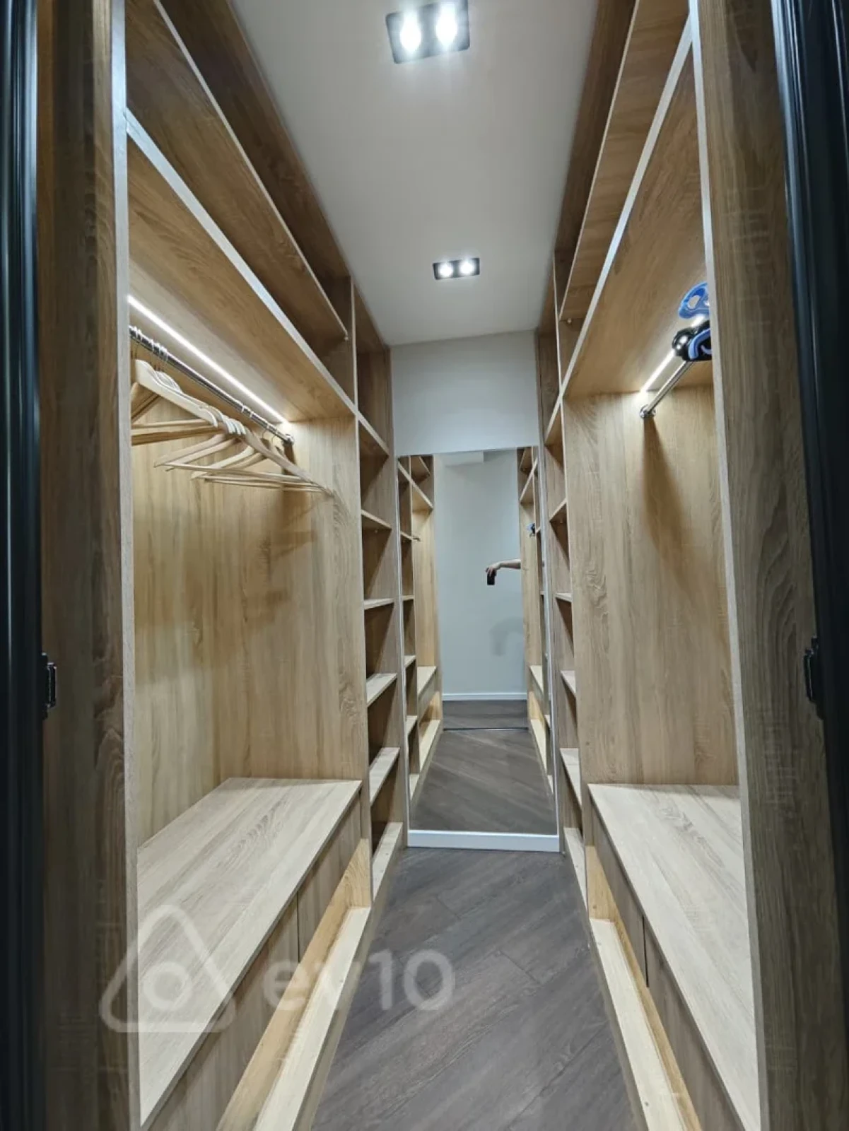 Kirayə verilir 4 otaqlı yeni tikili 200 m²