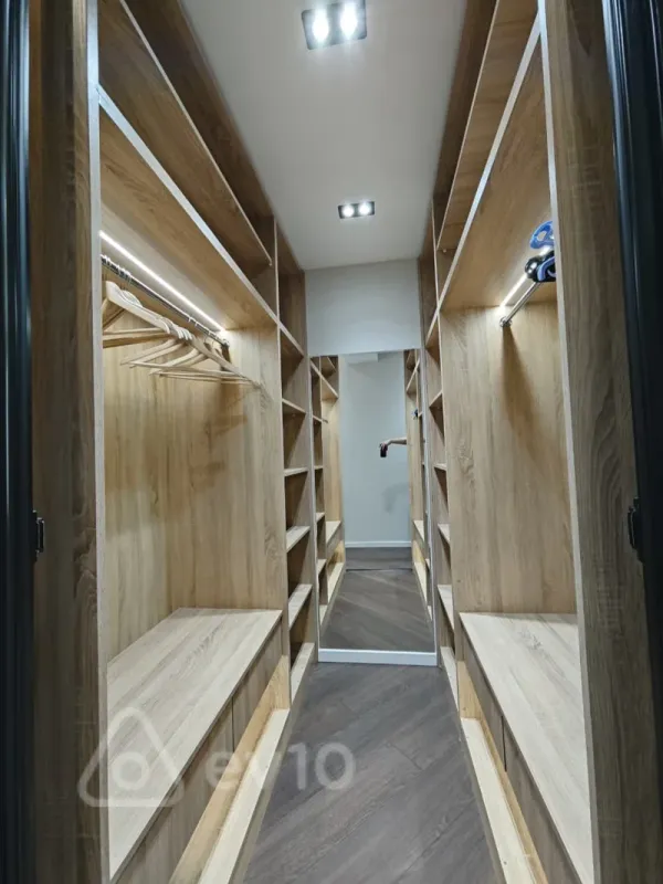 Kirayə verilir 4 otaqlı yeni tikili 200 m²