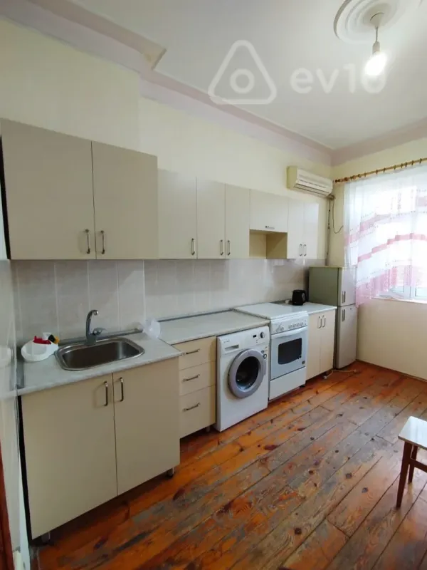 Kirayə verilir 3 otaqlı yeni tikili 100 m²