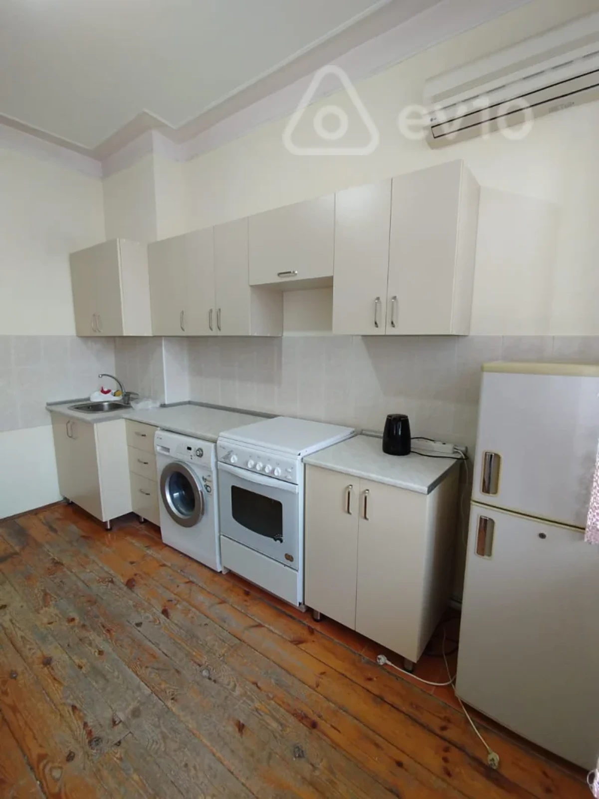 Kirayə verilir 3 otaqlı yeni tikili 100 m²