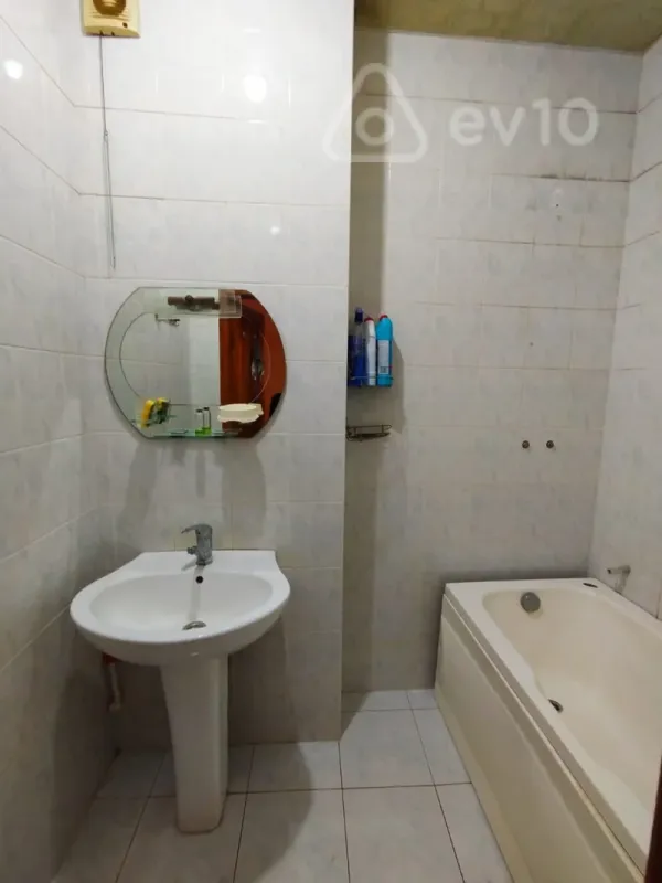 Kirayə verilir 3 otaqlı yeni tikili 100 m²