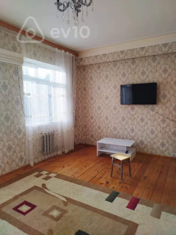 Kirayə verilir 3 otaqlı yeni tikili 100 m²