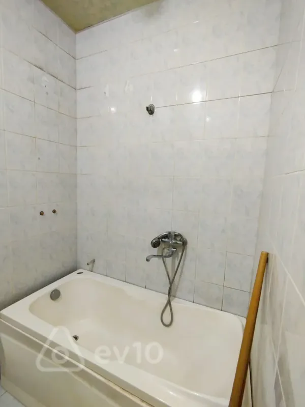 Kirayə verilir 3 otaqlı yeni tikili 100 m²