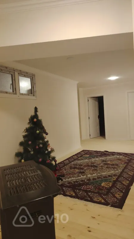 Kirayə verilir 4 otaqlı yeni tikili 100 m²