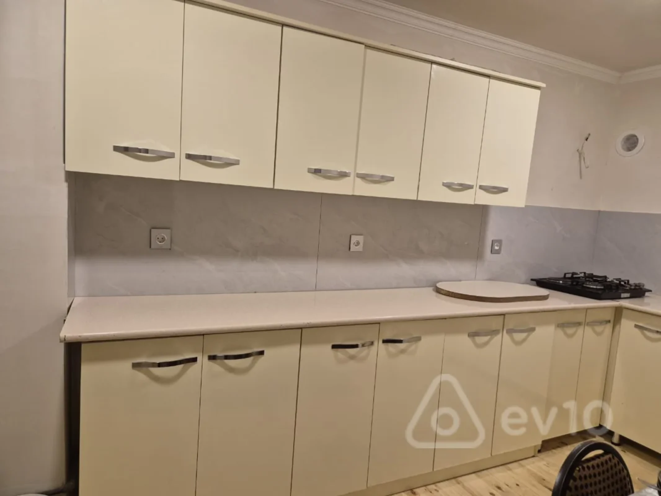 Kirayə verilir 4 otaqlı yeni tikili 100 m²