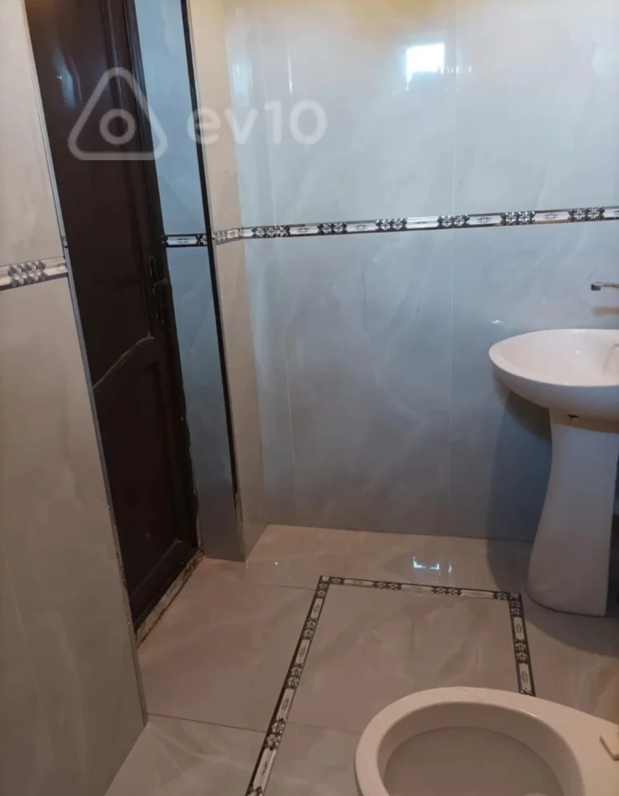 Kirayə verilir 4 otaqlı yeni tikili 100 m²