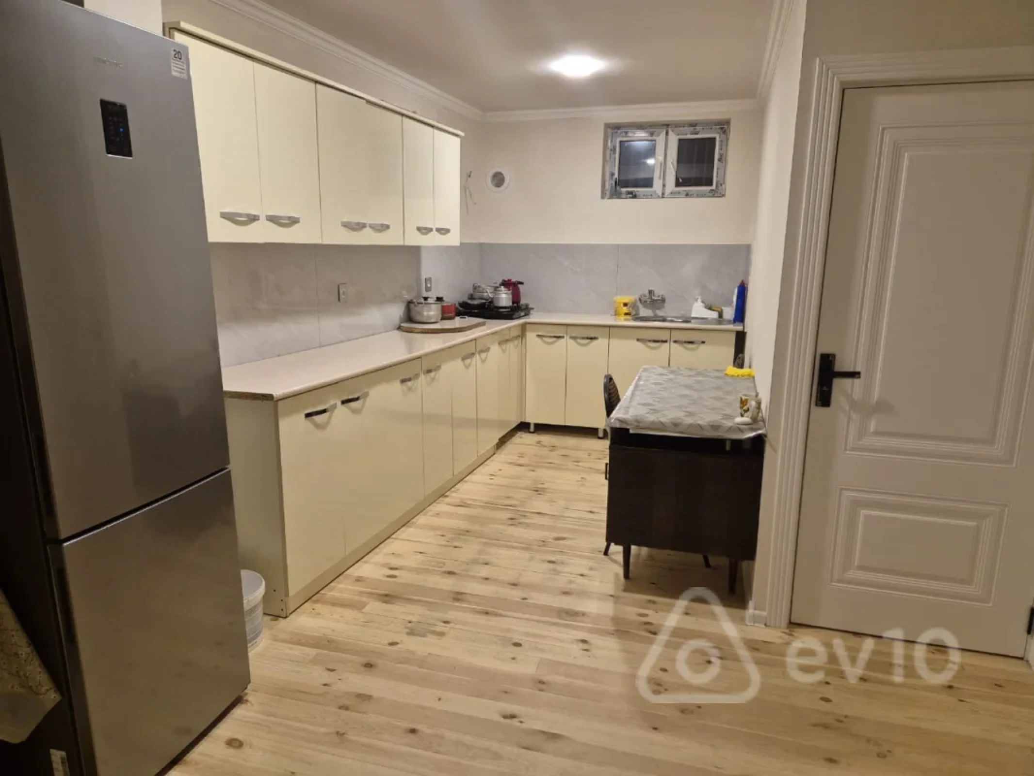 Kirayə verilir 4 otaqlı yeni tikili 100 m²