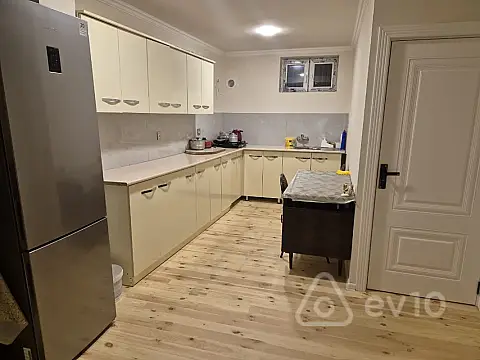 Kirayə verilir 4 otaqlı yeni tikili 100 m² — Gəncə 4 otaq 100.00 m²