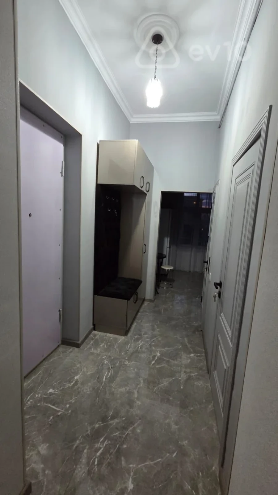 Kirayə verilir 2 otaqlı köhnə tikili 60 m²