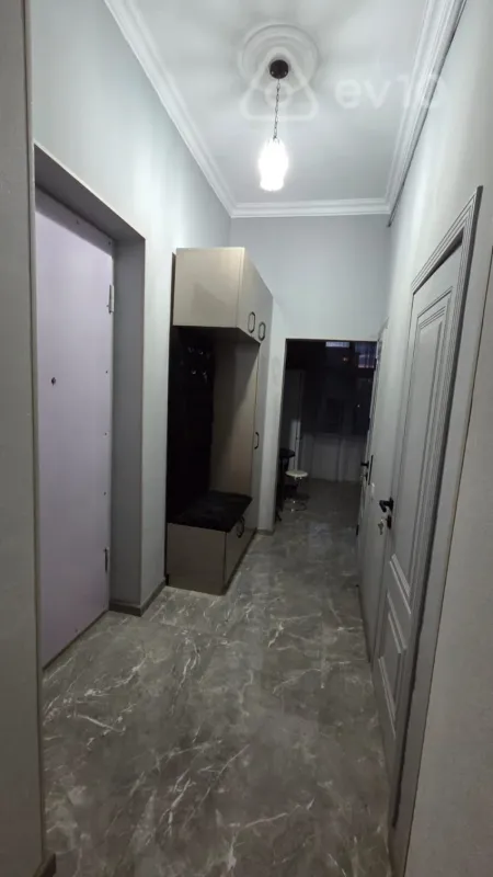 Kirayə verilir 2 otaqlı köhnə tikili 60 m²