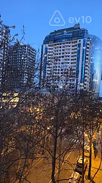Kirayə verilir 2 otaqlı köhnə tikili 60 m²