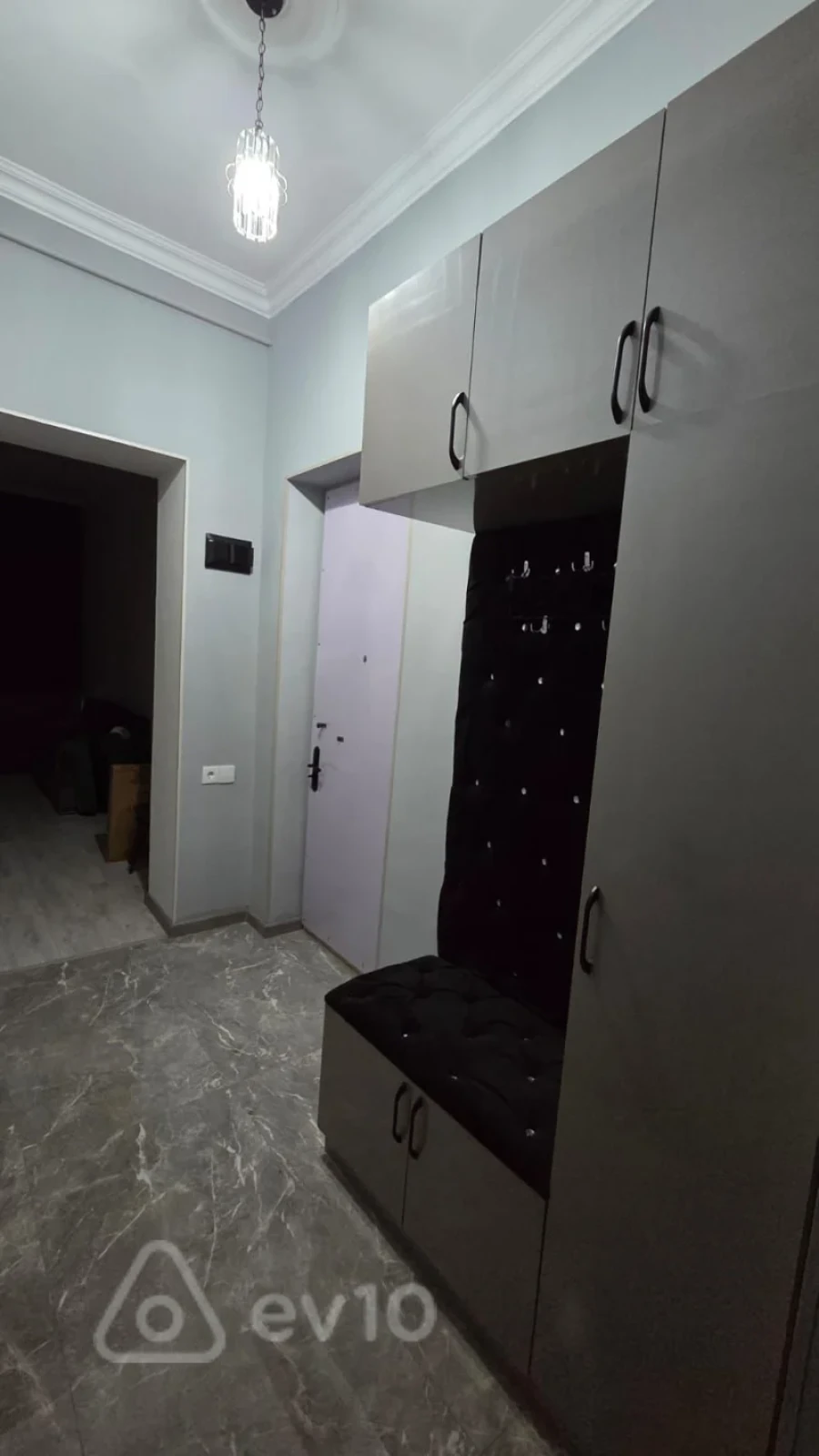 Kirayə verilir 2 otaqlı köhnə tikili 60 m²