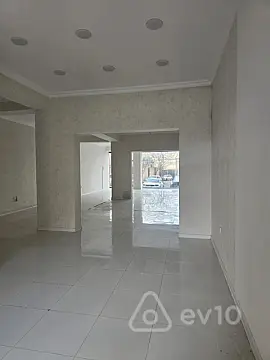 Kirayə verilir mənzil 150 m²