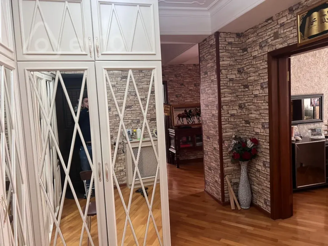 Kirayə verilir 3 otaqlı yeni tikili 115 m²