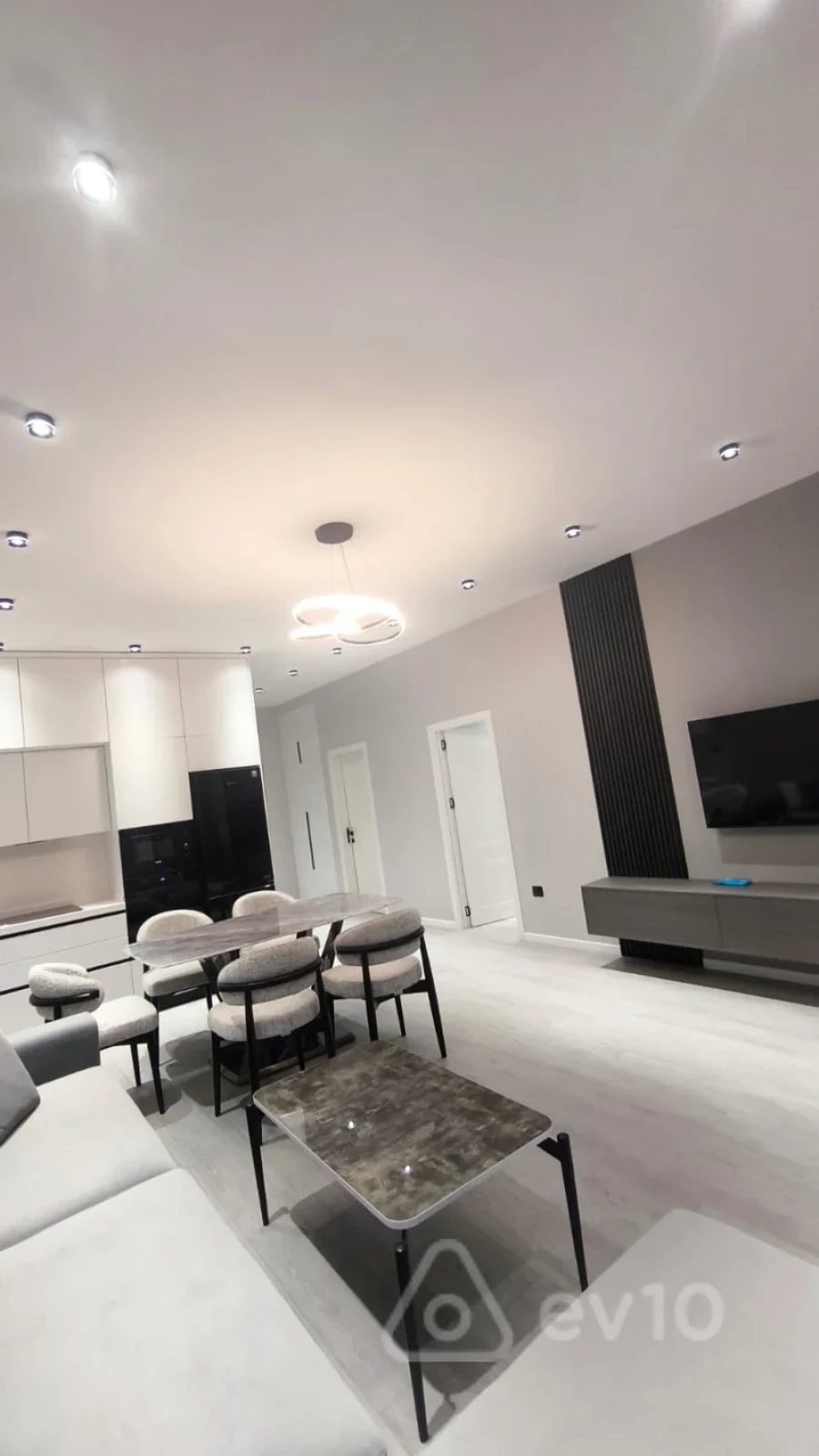 Satılır 3 otaqlı yeni tikili 91.9 m²