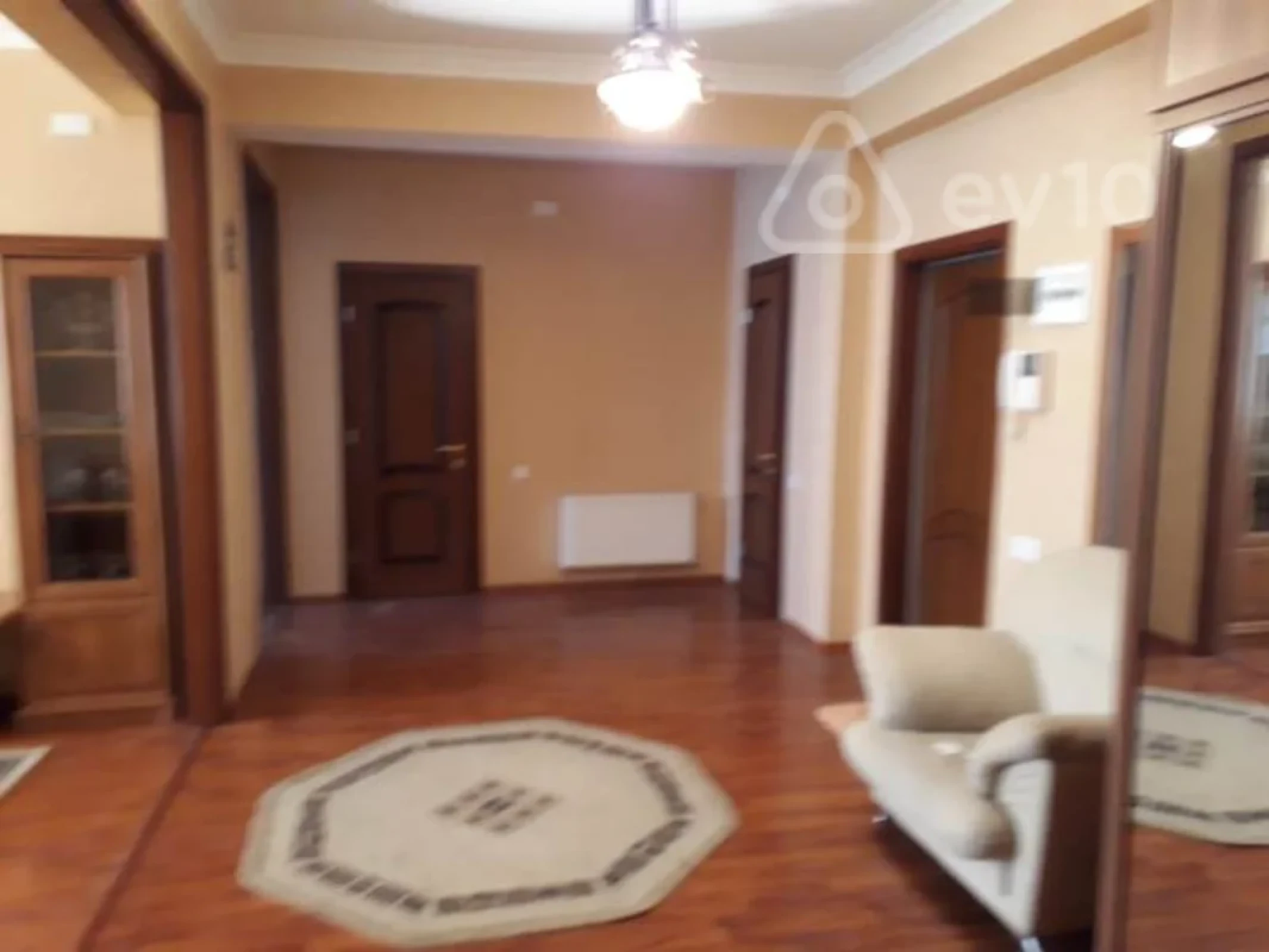 Kirayə verilir 3 otaqlı yeni tikili 140 m²