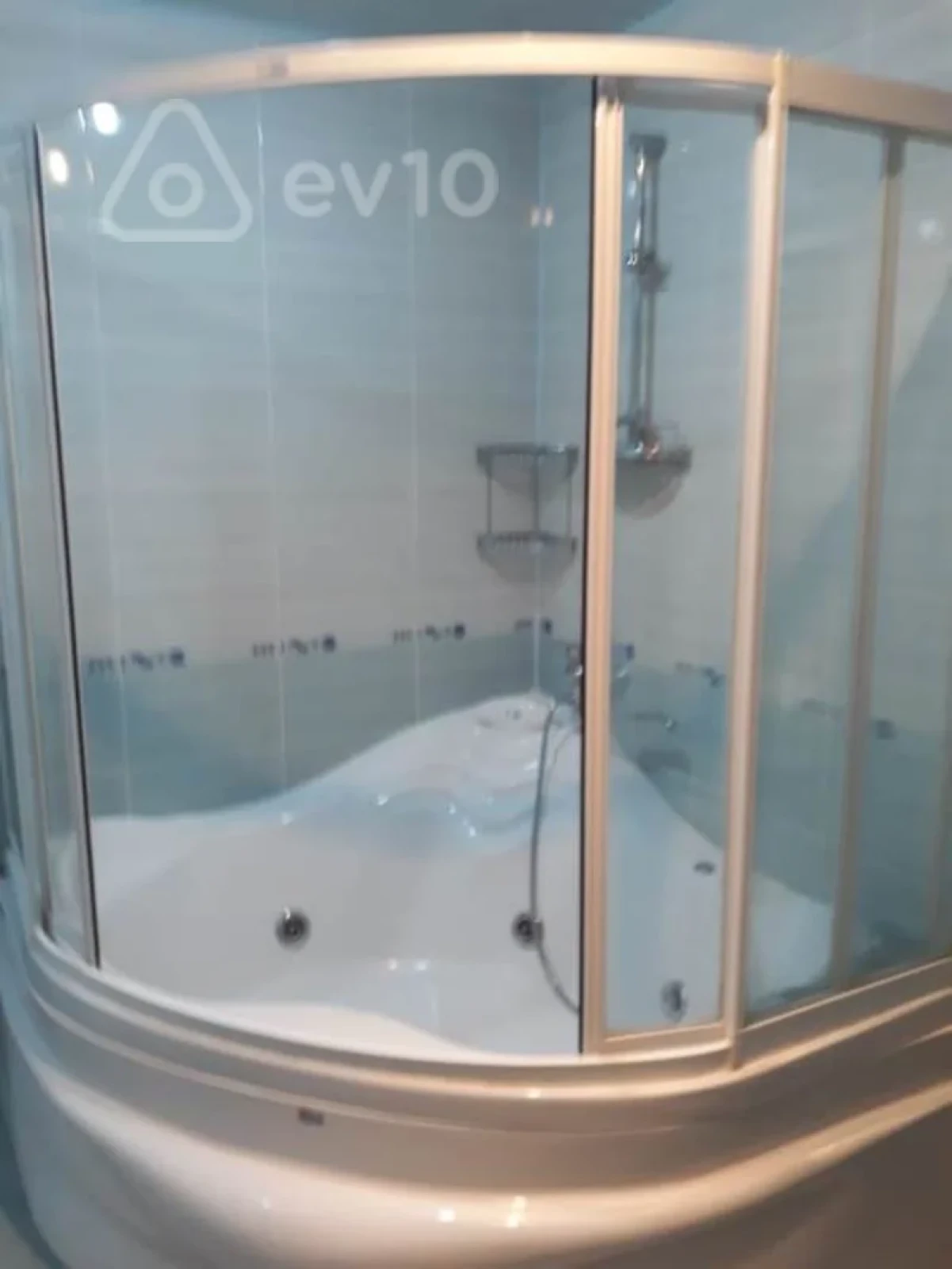 Kirayə verilir 3 otaqlı yeni tikili 140 m²