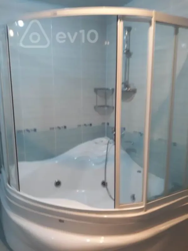 Kirayə verilir 3 otaqlı yeni tikili 140 m²