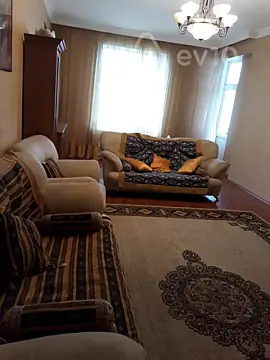 Kirayə verilir 3 otaqlı yeni tikili 140 m²