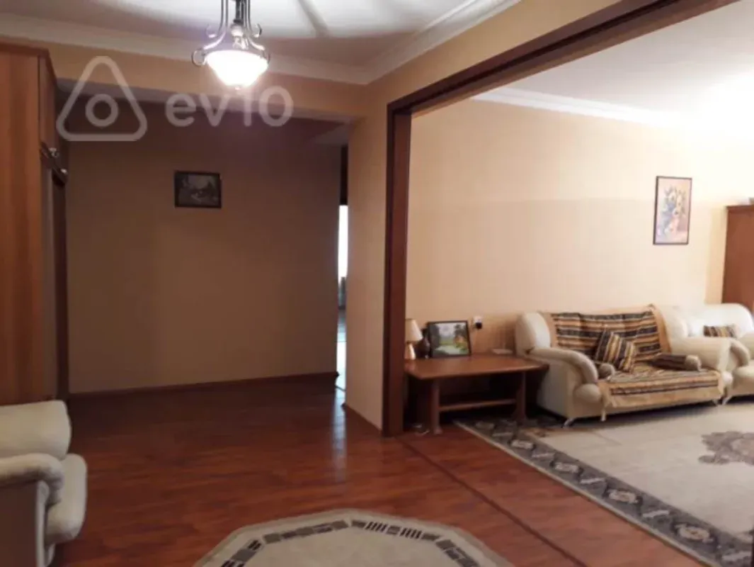 Kirayə verilir 3 otaqlı yeni tikili 140 m²