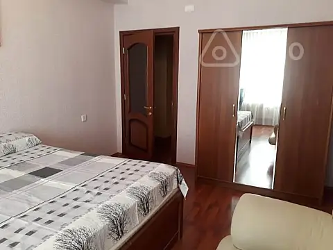 Kirayə verilir 3 otaqlı yeni tikili 140 m²