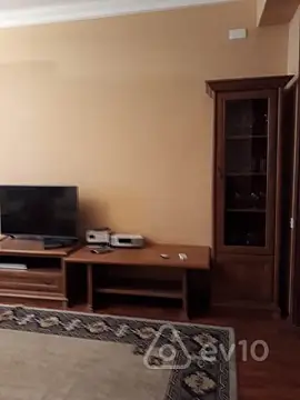 Kirayə verilir 3 otaqlı yeni tikili 140 m²