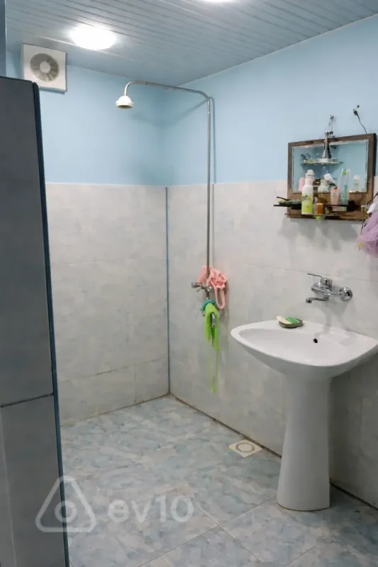 Kirayə verilir 4 otaqlı yeni tikili 120 m²