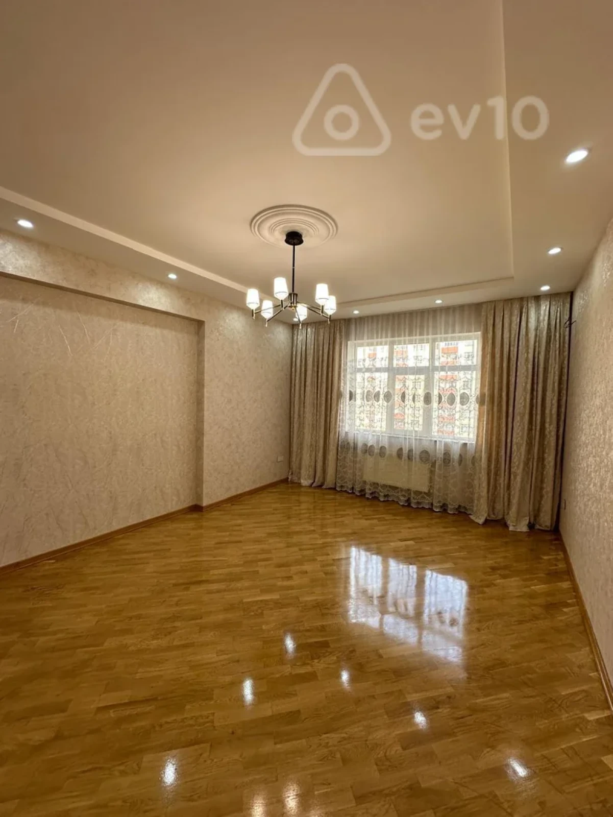 Satılır 3 otaqlı yeni tikili 85 m²