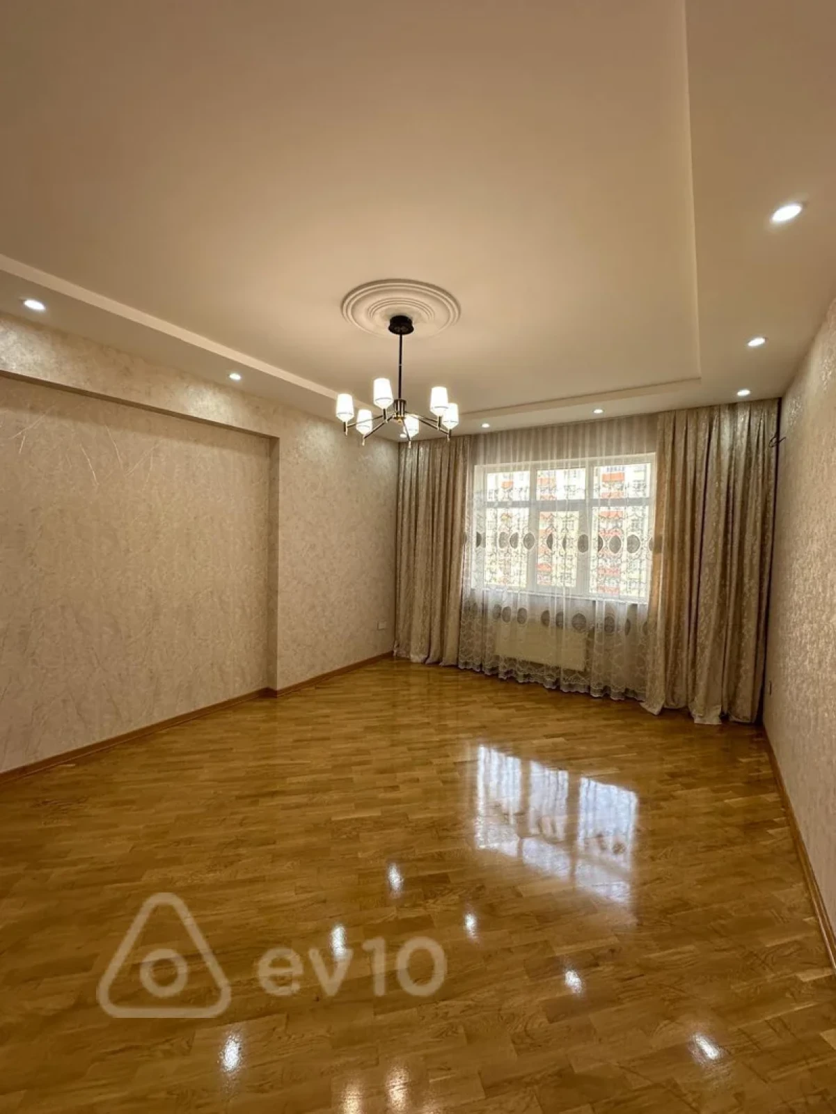 Satılır 3 otaqlı yeni tikili 85 m²