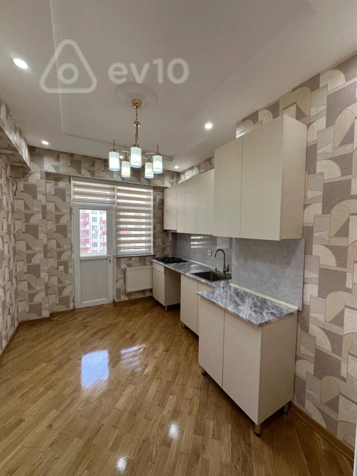 Satılır 3 otaqlı yeni tikili 85 m²