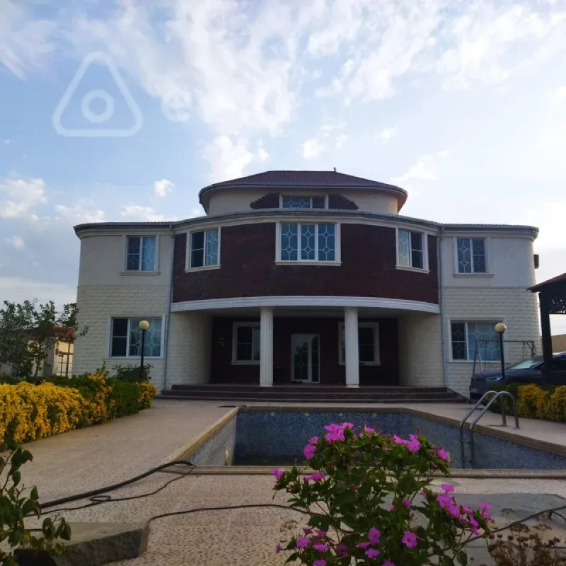 Satılır 9 otaqlı həyət evi 270 m²