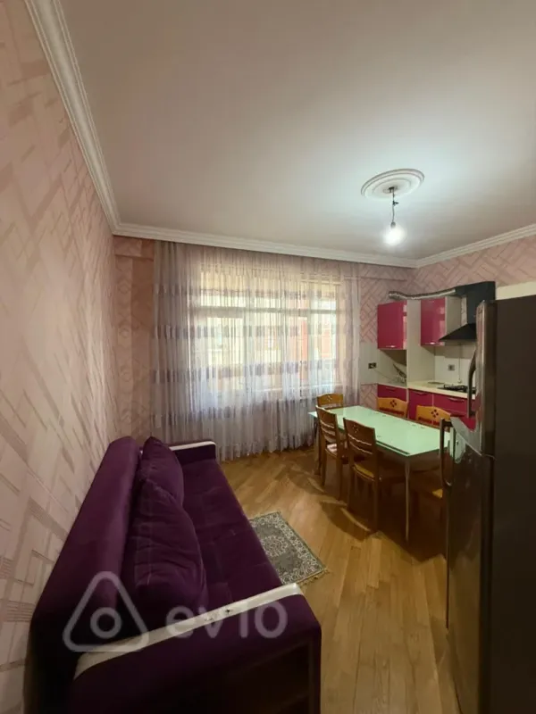 Kirayə verilir 3 otaqlı yeni tikili 135 m²